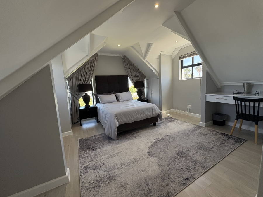 4 Bedroom Property for Sale in Grotto Bay Western Cape